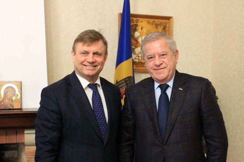 Анатолій Кінах провів робочу зустріч із послом Молдови в Україні