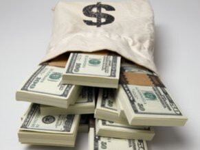 Українці почали продавати свої останні резерви