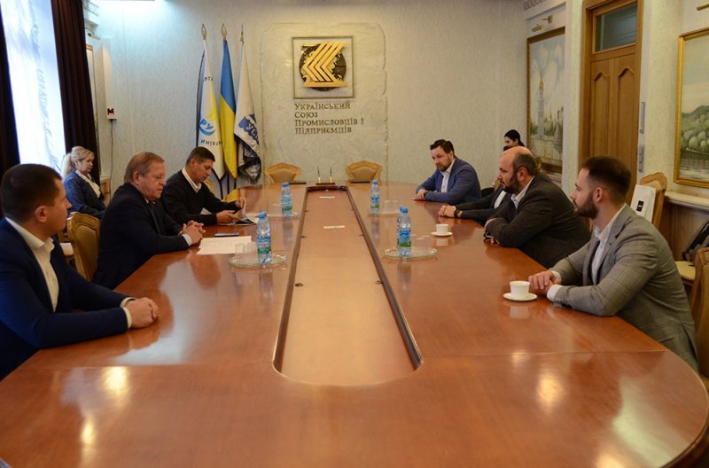 ООРУ та Асоціація інноваційної та цифрової освіти спільно працюватимуть над програмою профорієнтації в Україні