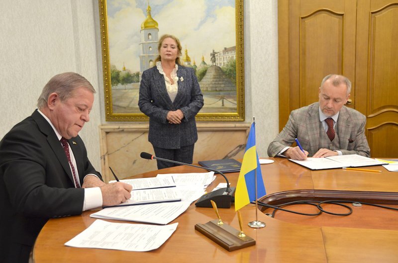 «Альфа Банк» кредитуватиме підприємництво і промисловість: підписаний меморандум з УСПП