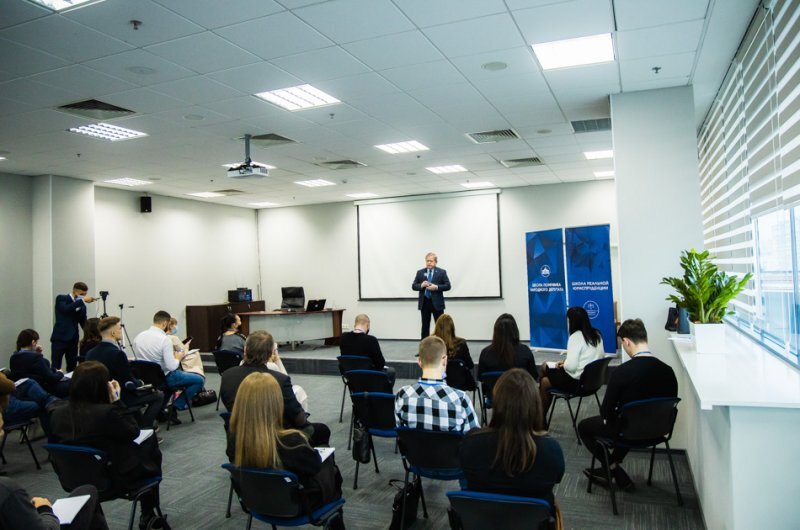 Україні потрібні стратегії: економічного і промислового розвитку, відновлення територіальної цілісності, співпраці з міжнародними донорами