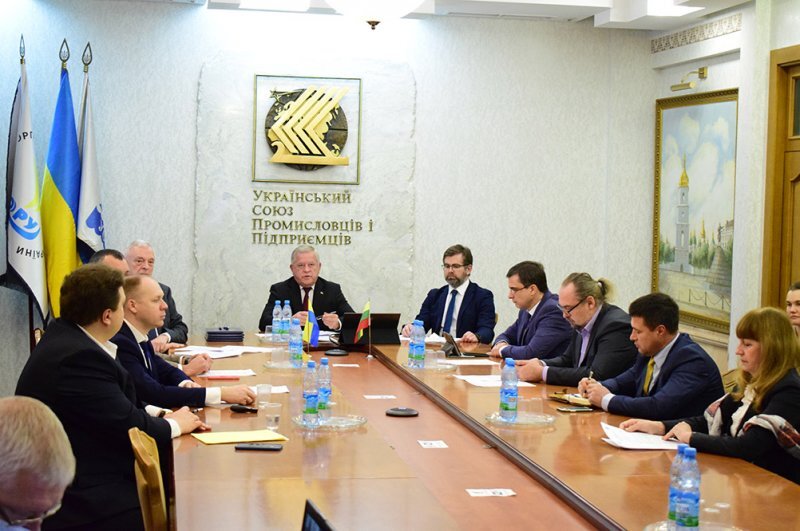 Бізнес і комунальники можуть економити до 70% на електроенергії без затрат: названо механізм