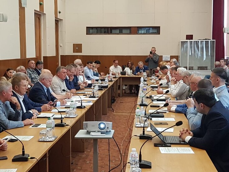 Україні потрібна відповідальна державна політика: суспільство чекає програми дій Уряду та стратегічного бачення від влади