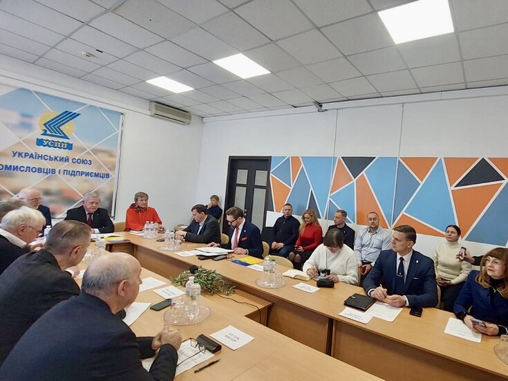 Антикризовий штаб виступив за ухвалення Програми невідкладних дій в економіці