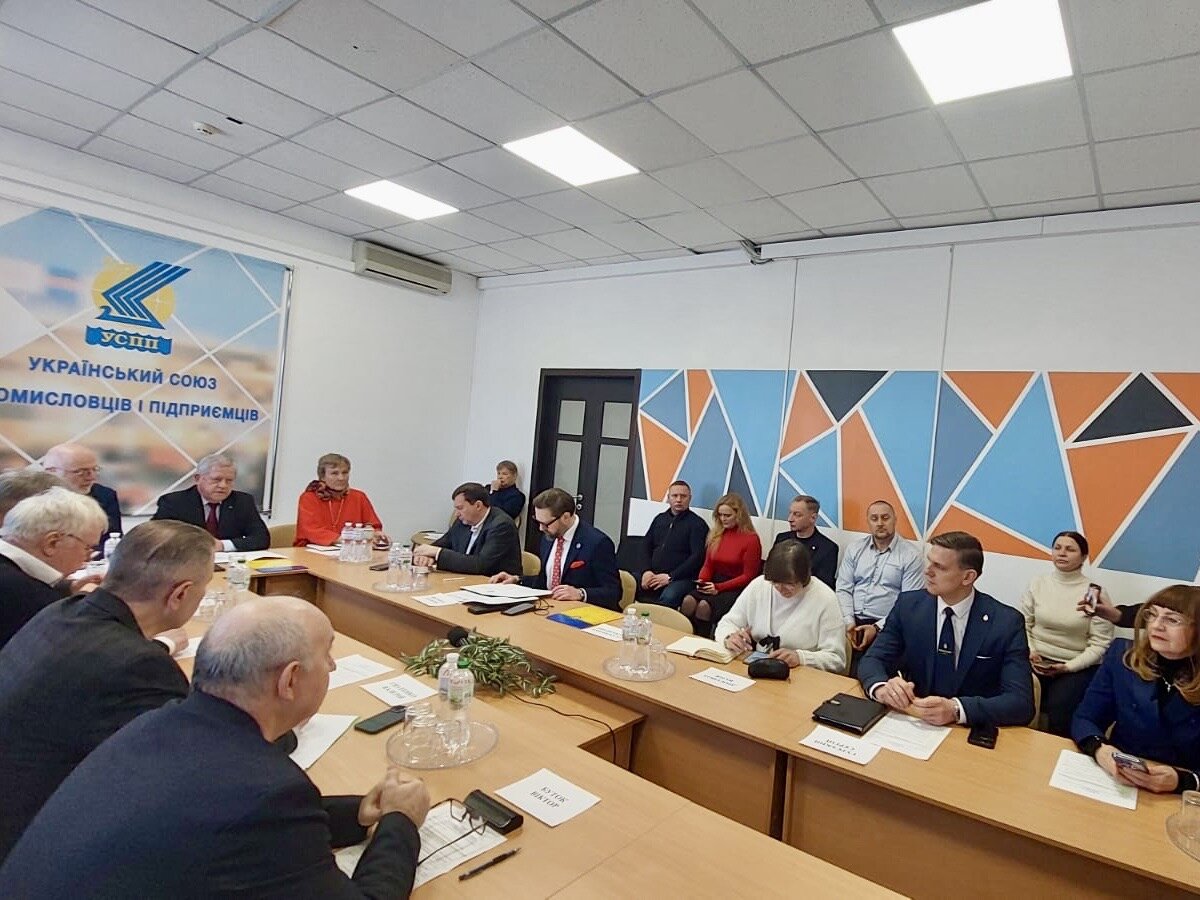 Антикризовий штаб виступив за ухвалення Програми невідкладних дій в економіці